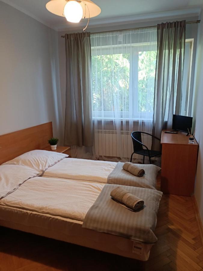Pokoje Pod Swierkiem Swarzędz Buitenkant foto