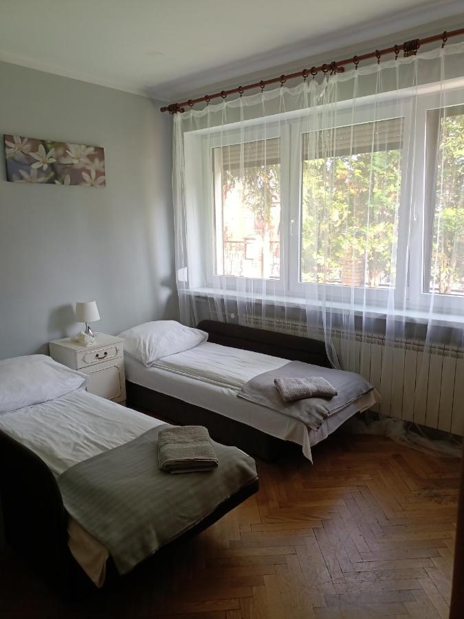 Pokoje Pod Swierkiem Swarzędz Buitenkant foto