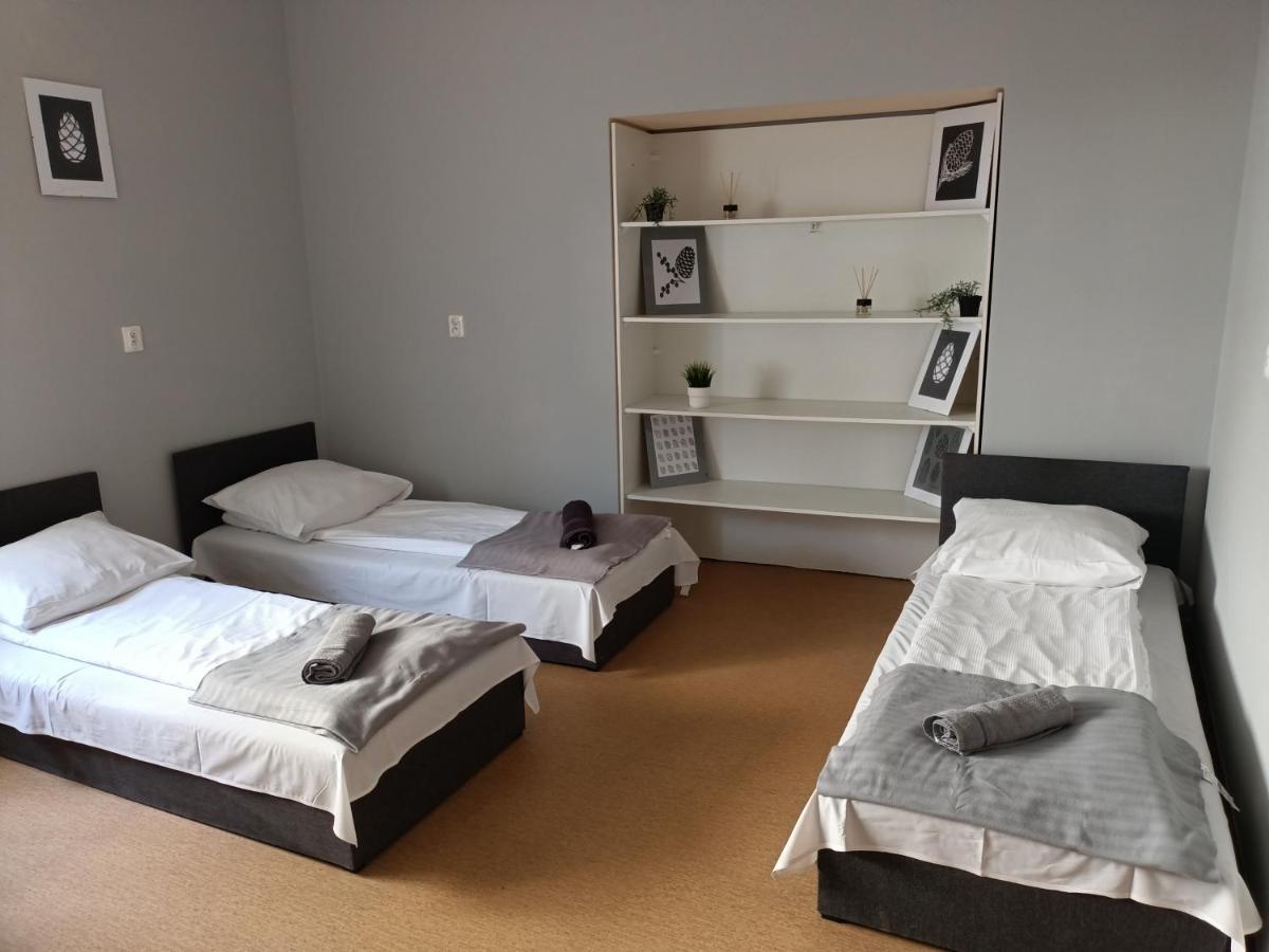 Pokoje Pod Swierkiem Swarzędz Buitenkant foto
