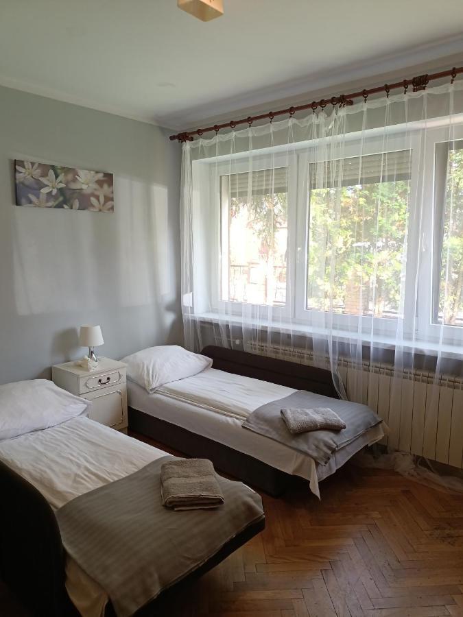 Pokoje Pod Swierkiem Swarzędz Buitenkant foto