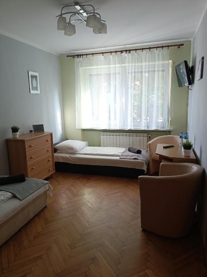 Pokoje Pod Swierkiem Swarzędz Buitenkant foto